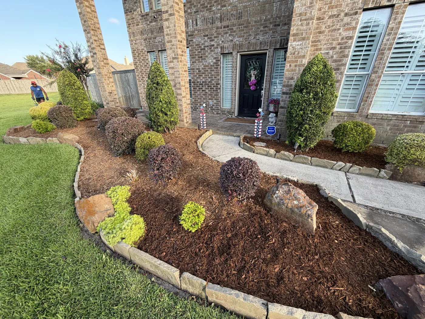 Flowerbeds & Hedging